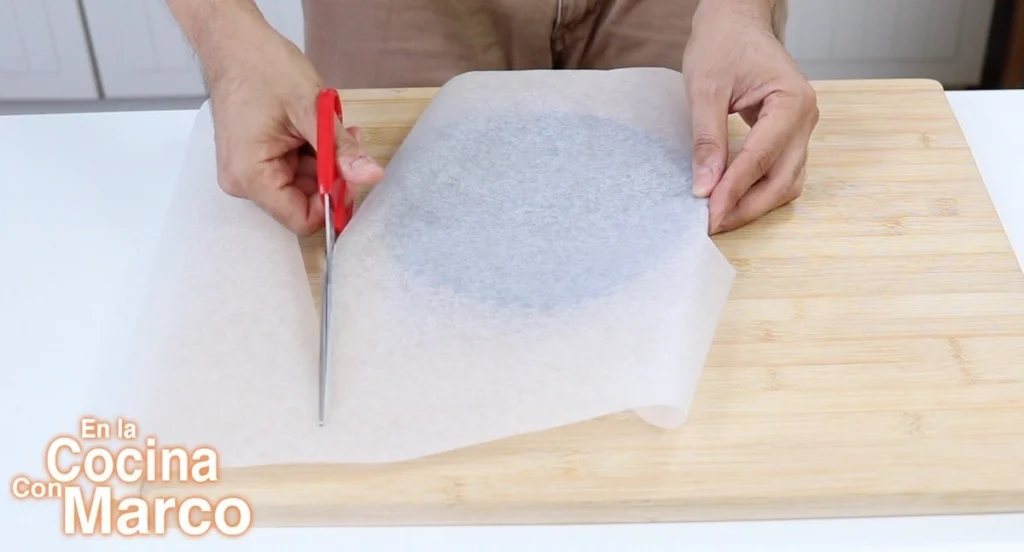 Cortamos papel tamaño molde
