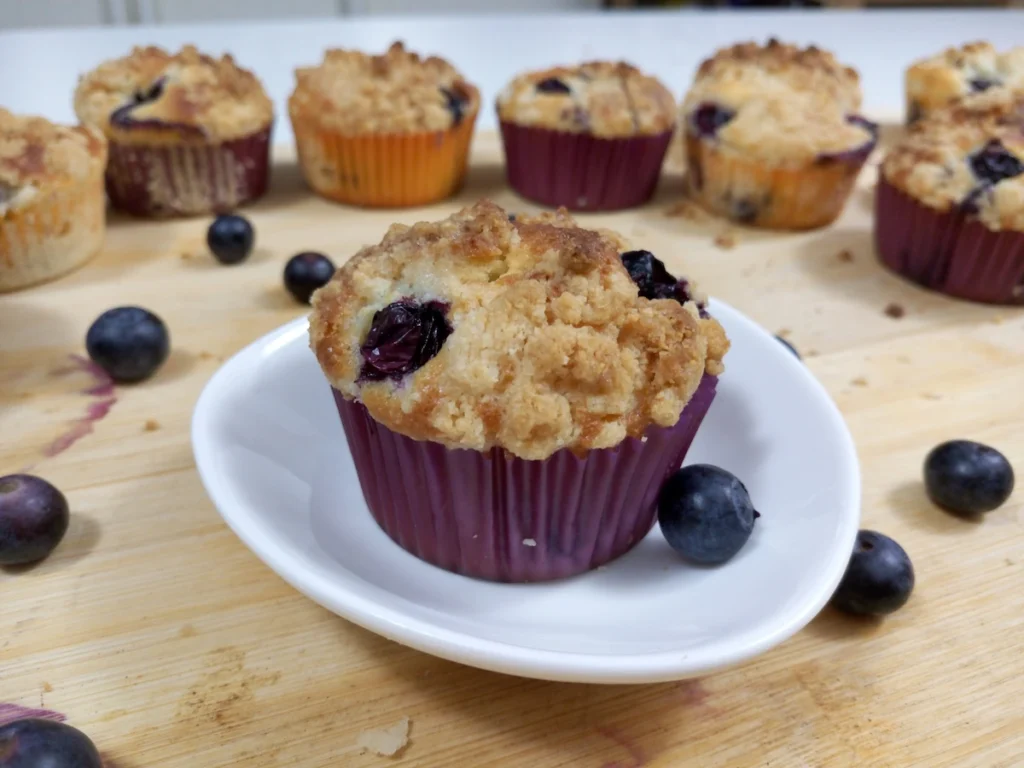 Muffin de arandanos con crumble blueberry estilo americano