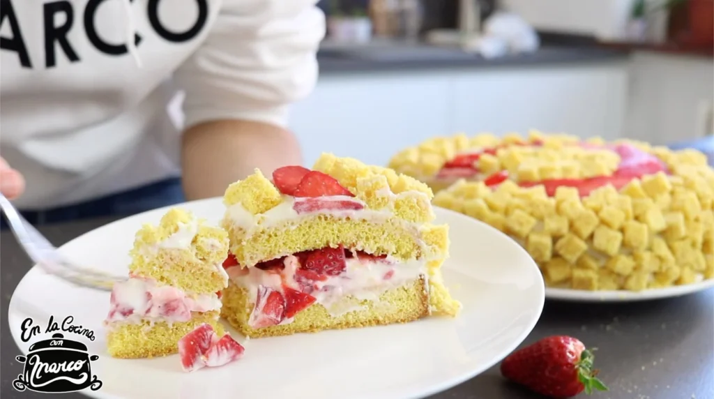Pastel de fresas y crema mimosa