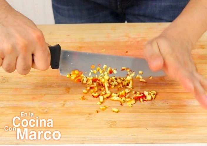 Picar cascara naranja