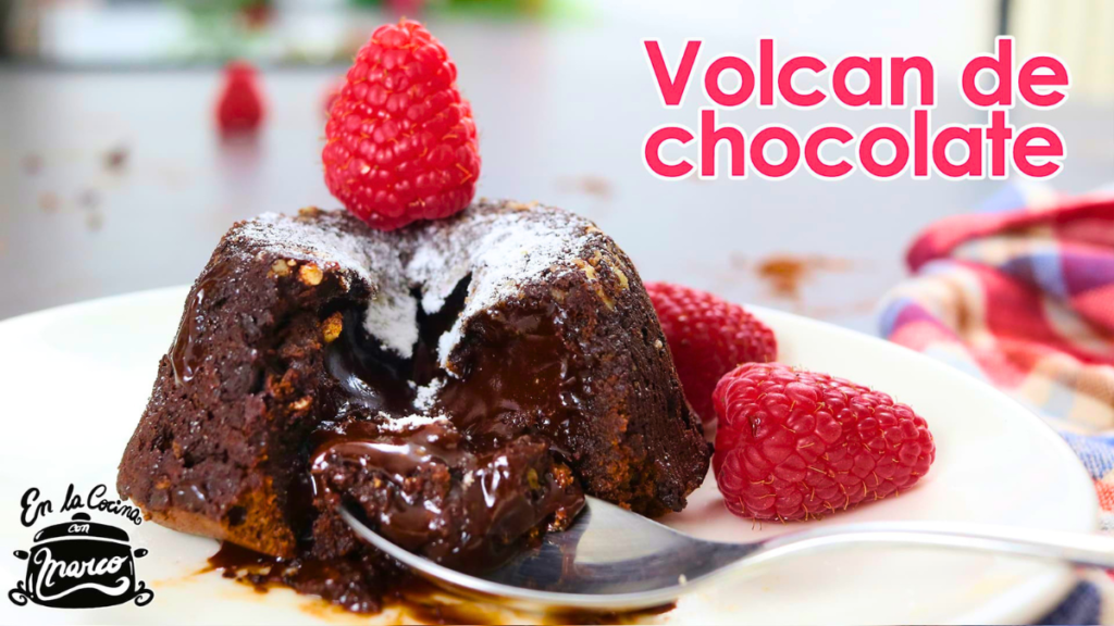 volcán de chocolate fácil con corazón cremoso
