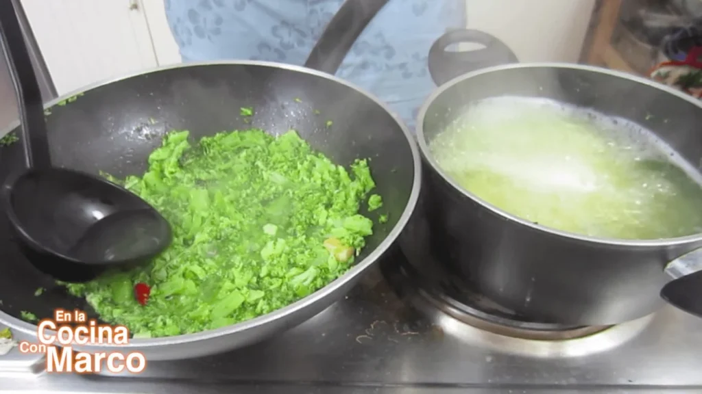 agua para cocinar brocoli