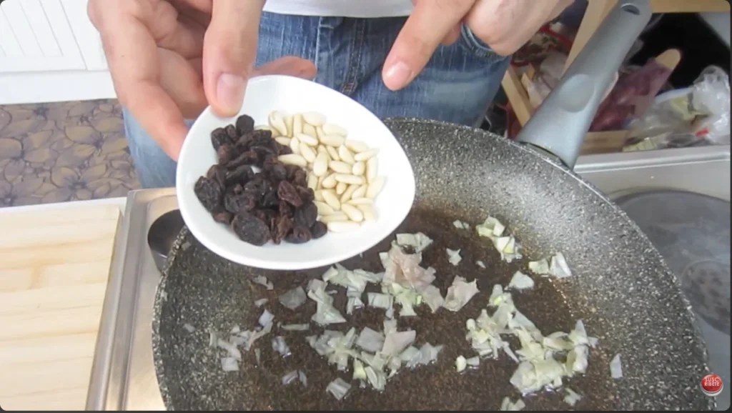 cebolla piñones y pasas