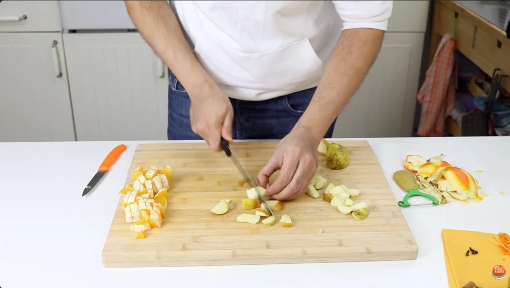 cortar la manzana en trozos