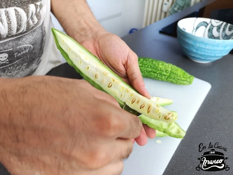 cómo preparar karela eliminar semillas al melon amargo