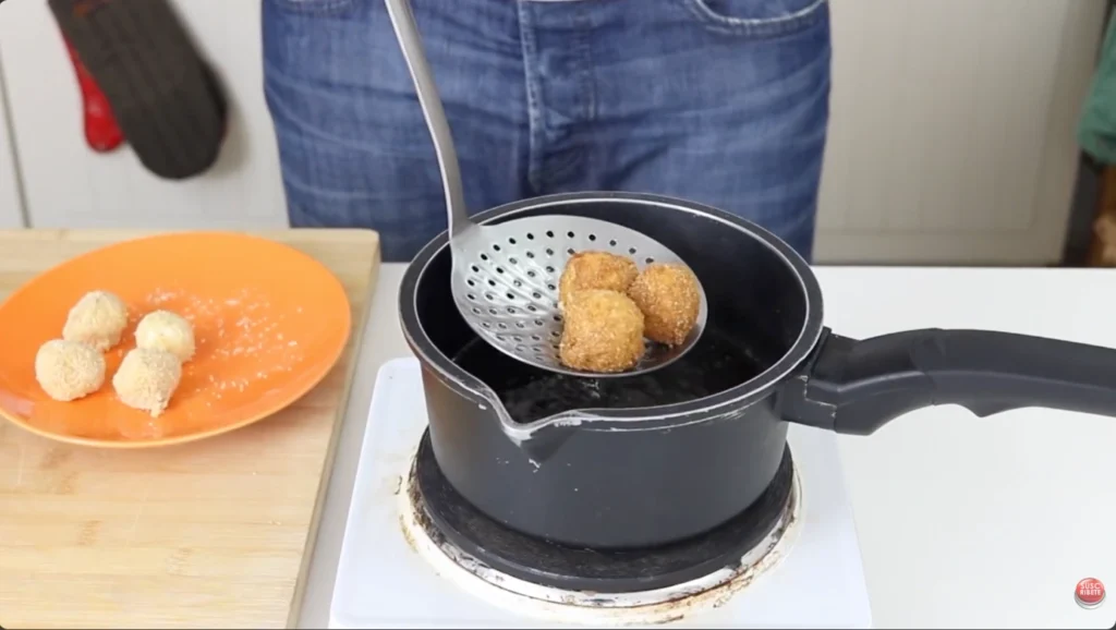 freír mozzarella in carrozza