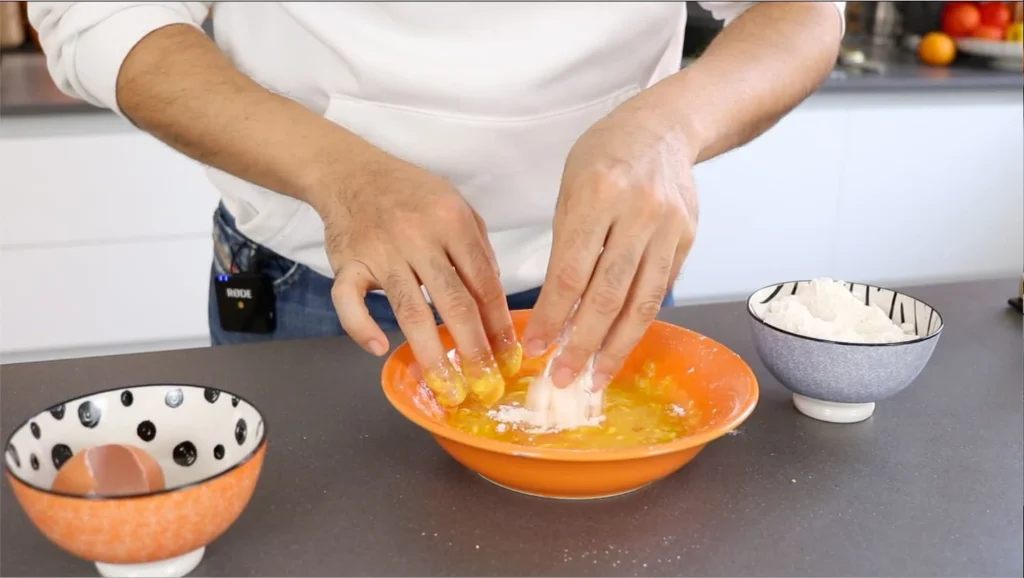 abrir huevos