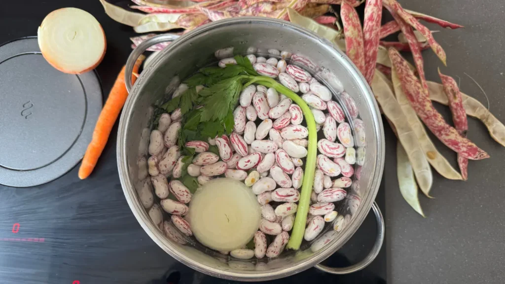 Cocinar frijoles frescos